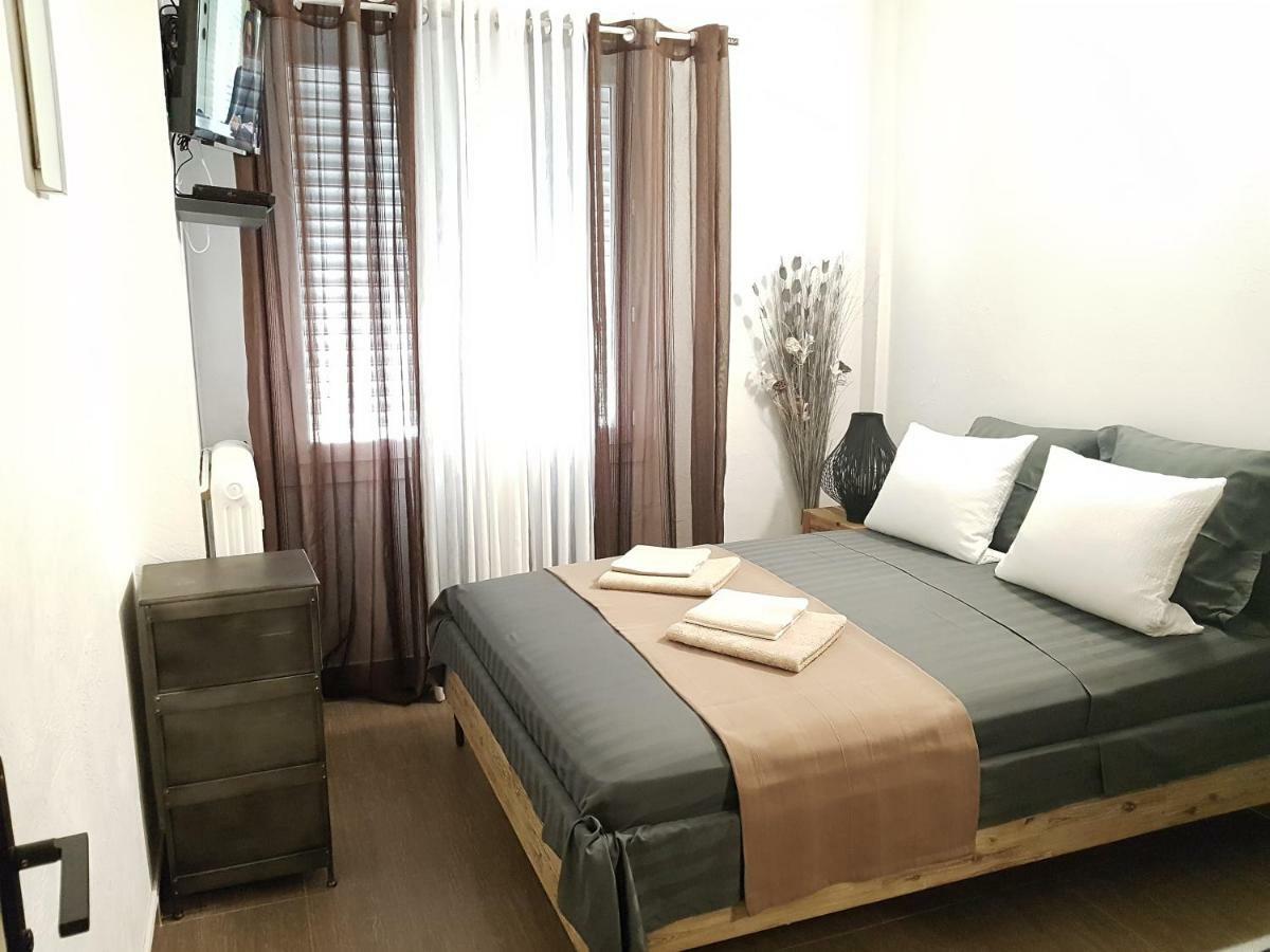 Les Pieds Dans L'Eau Bed & Breakfast Nice Exterior photo